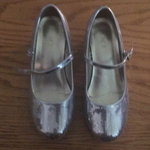 Silver sparkle kitten heels size 3Y
